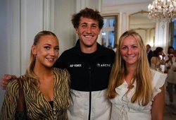 "Anh trai nhà người ta": Những món quà triệu đô bằng tiền thưởng quần vợt