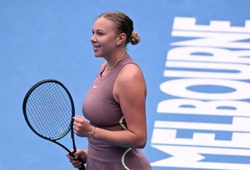 Amanda Anisimova đánh bại Wang Xinyu để tiến vào tứ kết giải quần vợt Úc mở rộng gặp đồng hương Jessica Pegula