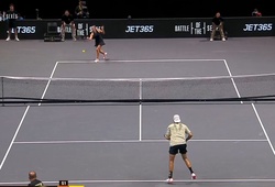 Trận đấu quần vợt biểu diễn “Cuộc chiến giữa hai giới” nhận nhiều chỉ trích khi Nick Kyrgios đánh bại Aryna Sabalenka