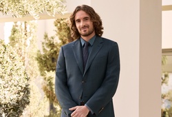 Khi "Thần Hy Lạp" quần vợt Stefanos Tsitsipas bắt tay cùng Canali: Định nghĩa mới về đại sứ thương hiệu