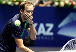 Vì sao Medvedev chịu thua Djokovic khi chưa kết thúc trận đấu giữa 2 cựu số 1 thế giới tennis?