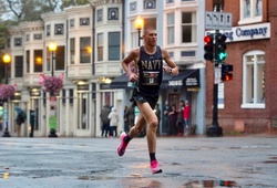 Chàng trai phá kỷ lục thế giới chạy 3 marathon trong 3 ngày