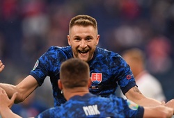 Hậu vệ Slovakia khiến Lewandowski “tắt điện” tại EURO 2021 là ai?