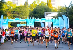 Giải marathon bị hủy giữa chừng khi hơn 1000 người vẫn đang chạy