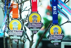 Huy chương hoàn thành đẹp ngỡ ngàng của Giải Bán Marathon Quốc tế Việt Nam 2023 tài trợ bởi Herbalife Nutrition