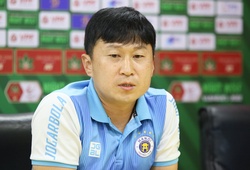 Duy Mạnh nhận thẻ đỏ, HLV Chun Jae Ho cầu xin truyền thông công tâm với cầu thủ Hà Nội