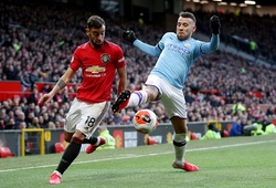 Ngoại hạng Anh được “bật đèn xanh” trở lại nhưng gây ra tranh cãi