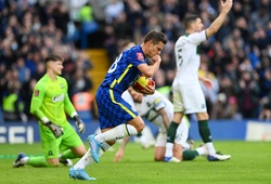 Hậu vệ Chelsea ngăn chặn địa chấn ở FA Cup