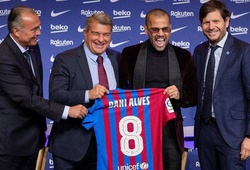Tiền lương và điều khoản của Dani Alves với Barca gây ngạc nhiên