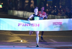 Quán quân Giải Bán Marathon Quốc tế Việt Nam Đỗ Quốc Luật “đứng bục” thử thách leo núi Bà Rá