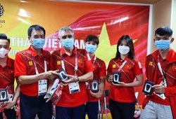 Hội người Việt tại Nhật Bản tặng quà đoàn thể thao Việt Nam dự Olympic 2021