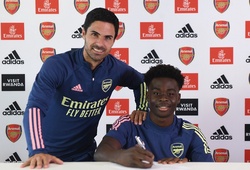 Tin bóng đá 1/7: Arsenal giữ chân sao trẻ bằng hợp đồng mới