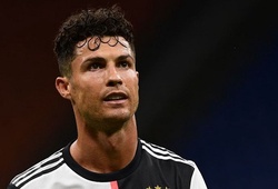 Ronaldo trình làng kiểu tóc mới tái hiện thời khoác áo MU 