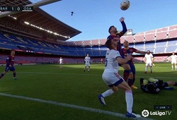 Messi suýt ghi bàn bằng “bàn tay của Chúa” như Maradona