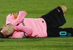 Barca nổi giận khi Messi bị phạm lỗi thô bạo và không có thẻ phạt