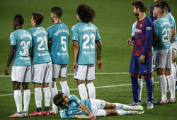 Các đối thủ dùng chiến thuật nào để ngăn cản Messi sút phạt?