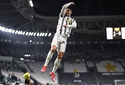 Cristiano Ronaldo lập cú đúp đặc biệt cho Juventus trong 7 phút 