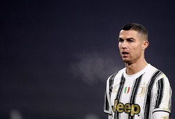 Ronaldo phản ứng gay gắt sau thất bại nặng nề của Juventus 