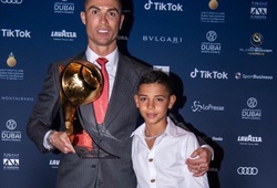 Ronaldo chia sẻ hài hước về con trai cả Cristiano Jr.  