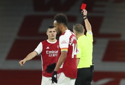 Huyền thoại Arsenal tắt TV khi thấy Xhaka làm đội trưởng