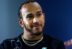 Mercedes muốn Hamilton giảm nửa lương!