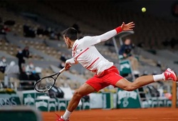 Djokovic qua mặt Federer, đeo bám kỷ lục của Nadal ở Roland Garros