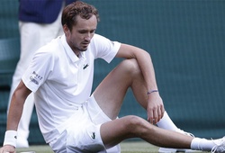 Kết quả tennis Wimbledon mới nhất: Các sao nữ lập lại trật tự, Federer gặp may do Medvedev bị loại sốc!