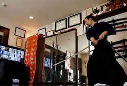 Huấn luyện Samurai online: Olympic cấm khách nước ngoài không thể ngăn người Nhật nghĩ cách kiếm tiền!