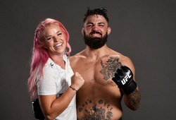 Kì lạ võ sĩ UFC từ chối huấn luyện viên, để bạn gái hỗ trợ góc đài