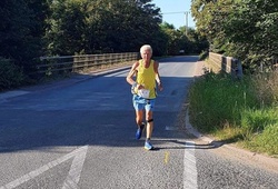 Cụ ông 76 tuổi chạy 800 marathon, gần bằng một vòng Trái đất