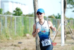 Tuyển thủ “Huyền thoại mùa thu” Cao Hà vô địch Hanoi Triathlon 2020