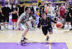 Stephen Curry choáng ngợp với cậu bé khuyết tật dằn bóng cực đỉnh tại Trung Quốc