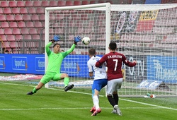 Filip Nguyễn phản lưới nhà, Slovan Liberec thảm bại