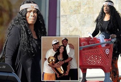 Mẹ Kobe Bryant gây phẫn nộ khi bán kỷ vật của con trai vì tiền