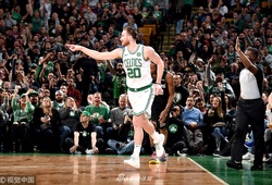 Trở lại từ chấn thương kinh hoàng, Gordon Hayward kiên cường gánh cả Boston Celtics trên vai