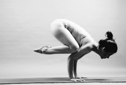 Chùm bài tập 5 ngày giảm eo thần kỳ cùng Đại sứ Yoga Nguyễn Hiếu - Ngày 4