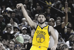 Ném thì khủng đấy nhưng Klay Thompson luôn khiến Warriors toát mồ hôi mỗi khi kêu anh đi phỏng vấn