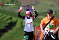 Hoa hậu Nguyễn Thu Thủy khóc ngon lành lần đầu chạy 21km Vietnam Trail Marathon