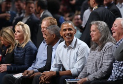 Ông Barack Obama và những fan hâm mộ nổi tiếng của các đội bóng NBA