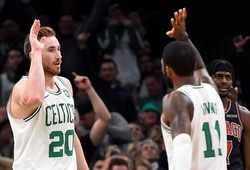 Làm thế nào Kyrie Irving vực dậy cả đội Boston Celtics bằng ván bài ở độ cao 10.000m?