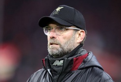 HLV Klopp nói gì về chấn thương của Henderson và thẻ đỏ của Robertson