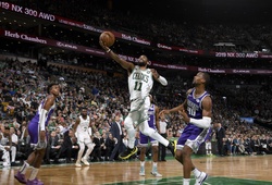 Kyrie Irving lập triple-double giúp Celtics vượt khó trong ngày Kings thăng hoa