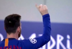 Messi nói gì với CĐV sau khi ghi bàn đầu tiên vào lưới Liverpool?
