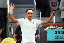 Roger Federer trở lại sân đất nện hoàn hảo trước mắt các siêu sao