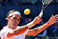 Roger Federer thoát hiểm nhờ Gael Monfils bỗng dưng "chết nhát"