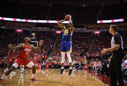 Vắng Durant, lão tướng Andre Iguodala bật chế độ 2013 giúp Warriors làm nên kỳ tích