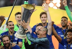 HLV Sarri hé mở tương lai sau khi cùng Chelsea vô địch Europa League