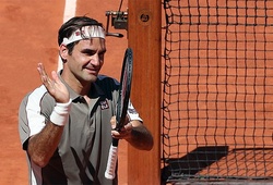 Roger Federer vẫn đang cưỡi ngựa xem hoa ở Roland Garros