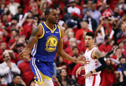 Hội trọng tài NBA xác nhận quả 3 điểm của Andre Iguodala đáng lẽ đã không được công nhận