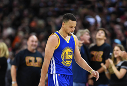 Ba năm sau khi để tuột chức vô địch vào tay Cleveland Cavaliers, Stephen Curry vẫn cảm thấy đau đớn